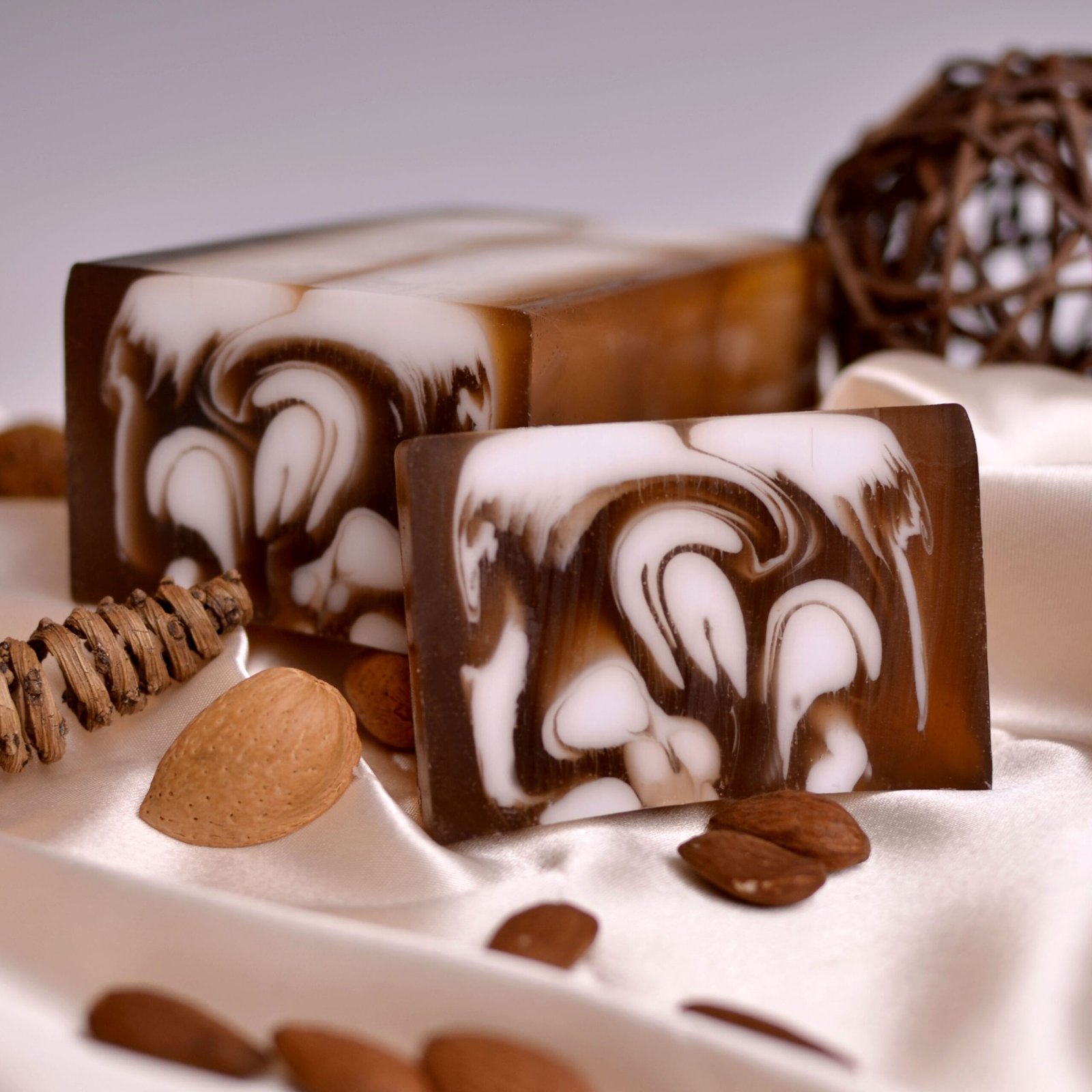 Hand-crafted Soap - Almond - Slice 115g approx - Billede 3