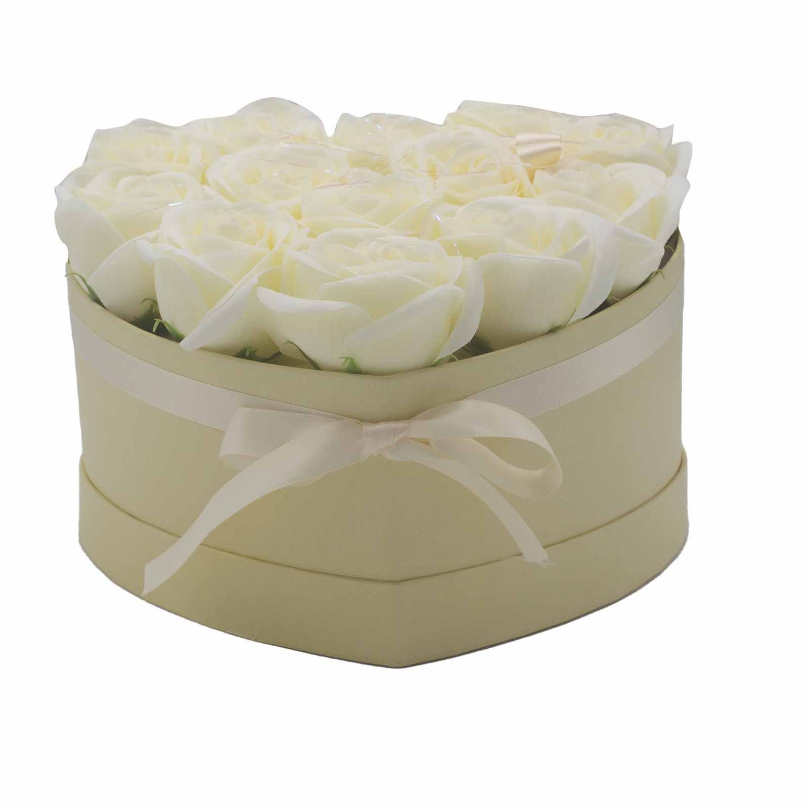 Soap Flower Gift Bouquet - 13 Cream Roses - Heart - Billede 8
