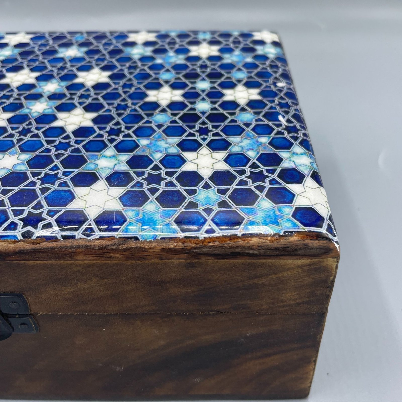 Stor Keramikglaseret Træboks - 20x15x7.5cm - Blå Stjerner - Billede 3