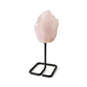 Mineralprøve på metalstativ - Rosenkvarts
